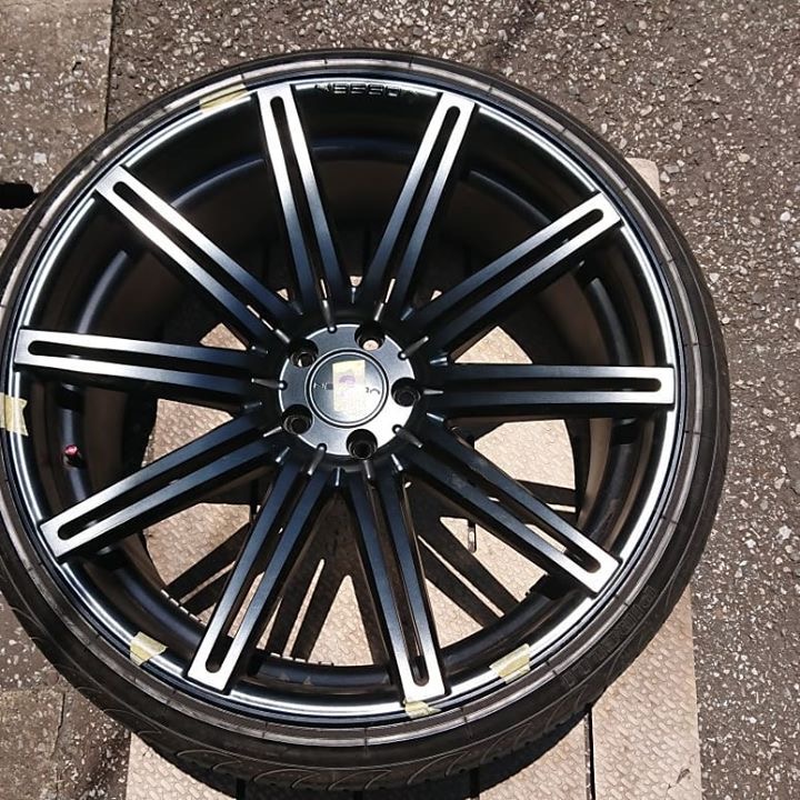 VOSSEN　22インチホイール施工前